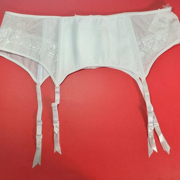 Coquette Sturdy White Garter Belt – New With Tags (8 Available) - Picture 2 of 12